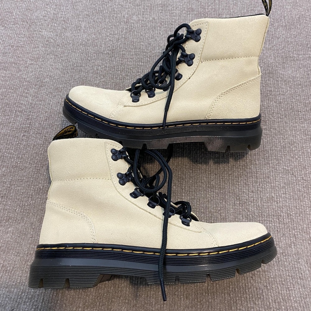 Dr. Martens Combs W Boots Womens Size 8 Beige Synthetic Ankle Combat Lace Up Y2K - Picture 2 of 10
